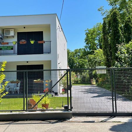 House For 6 Ppl At Lake Balaton Siófok Esterno foto