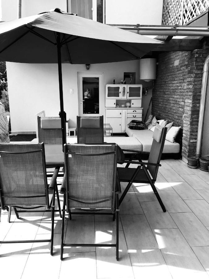 House For 6 Ppl At Lake Balaton Siófok Esterno foto