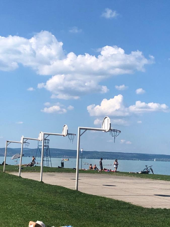 House For 6 Ppl At Lake Balaton Siófok Esterno foto