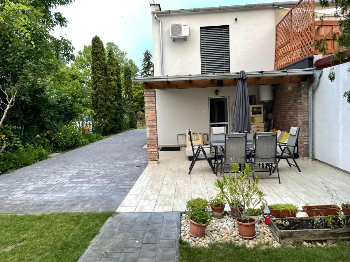 House For 6 Ppl At Lake Balaton Siófok Esterno foto