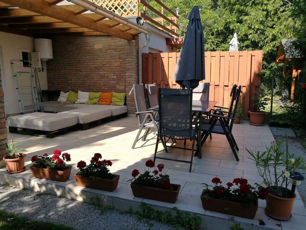 House For 6 Ppl At Lake Balaton Siófok Esterno foto